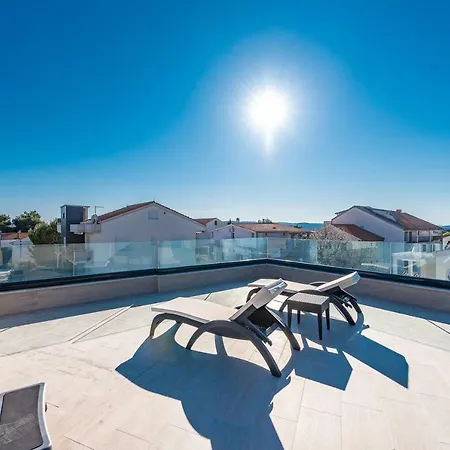 Divino Afflante Villa Pirovac