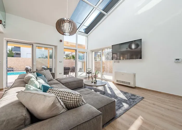 Divino Afflante Villa