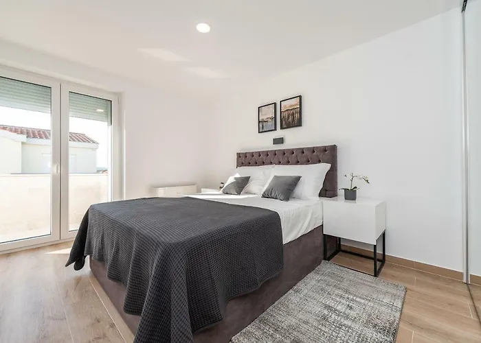 Вилла Divino Afflante Пировац