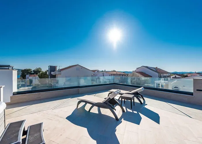 Divino Afflante Вилла Пировац