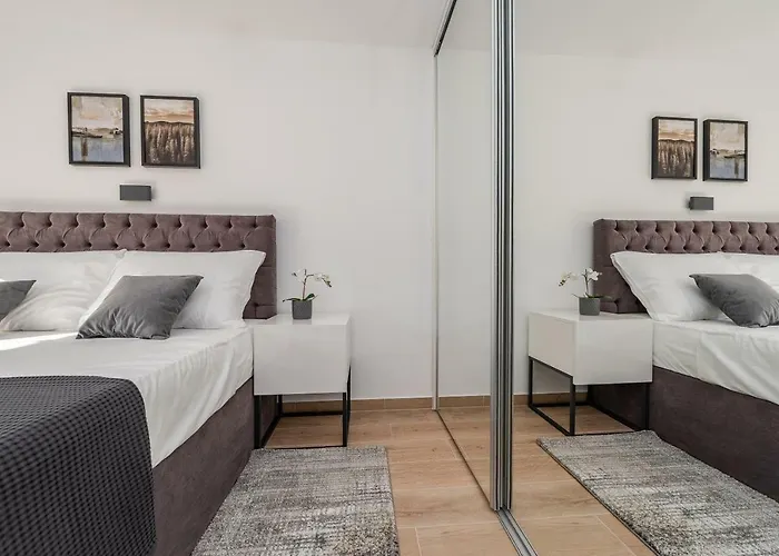 Divino Afflante Villa Pirovac