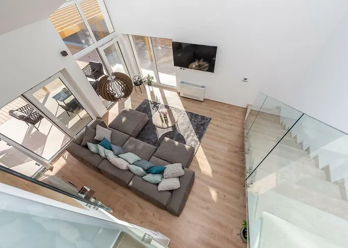 Villa Divino Afflante Pirovac