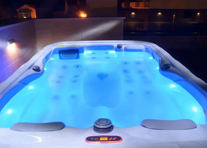 Divino Afflante Villa Pirovac